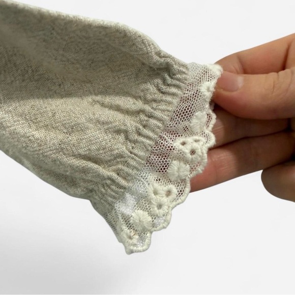 Elegant Kids Dress with Lace Collar in Beige - Picture 3 of 6